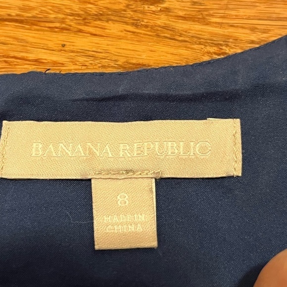 Banana Republic sleeveless blue jacquard lined peplum top w/ back zipper. Size 8 - Picture 3 of 13